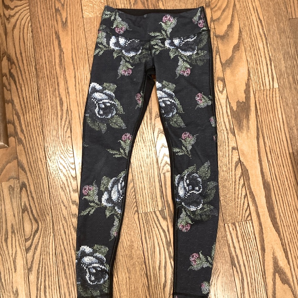 Lulu🍋 size 4 Wunder Under
